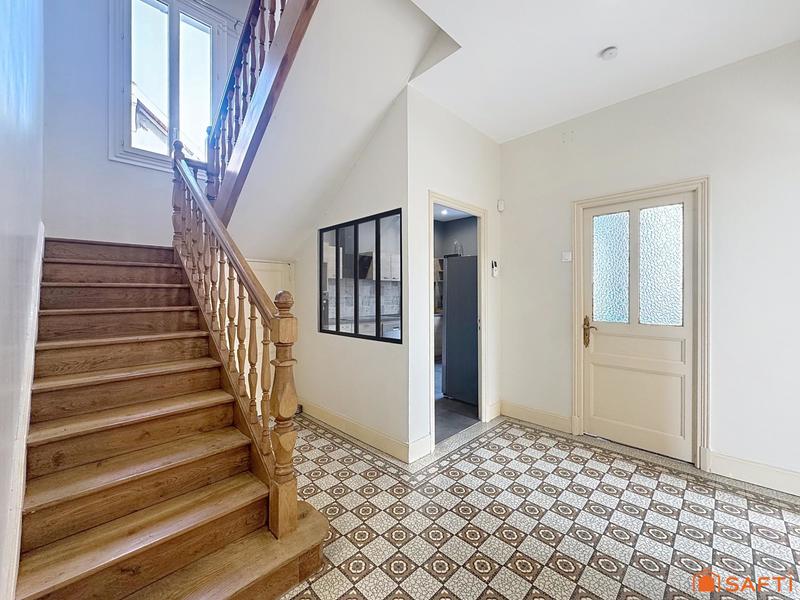 Maison - 200 m² - 6 pièces