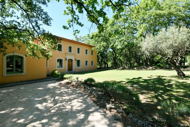 Villa - 360 m² - 10 pièces