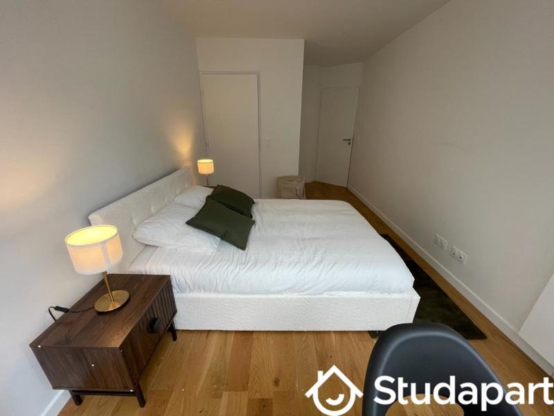 Chambre - 13 m² - 1 pièce