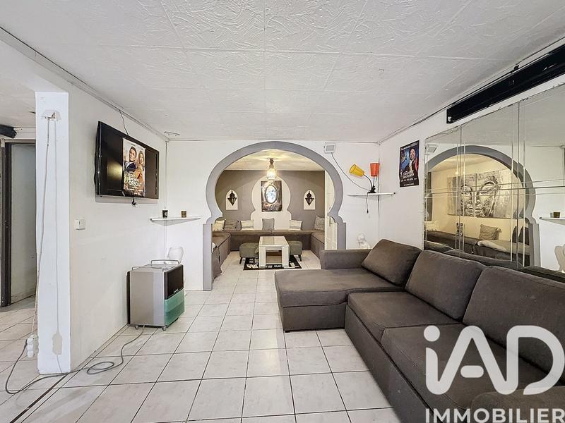 Maison - 248 m² - 8 pièces