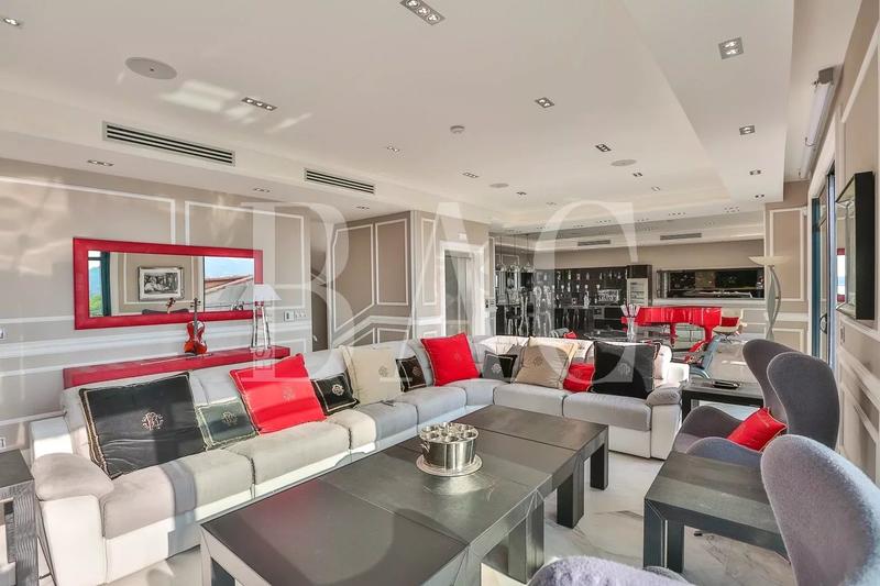 Villa - 1 000 m² - 22 pièces