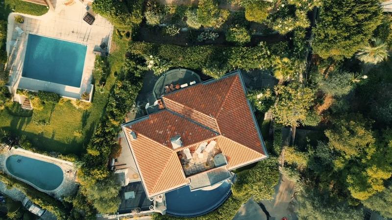 Villa - 325 m² - 6 pièces