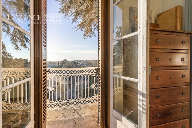 Appartement - 229 m² - 8 pièces