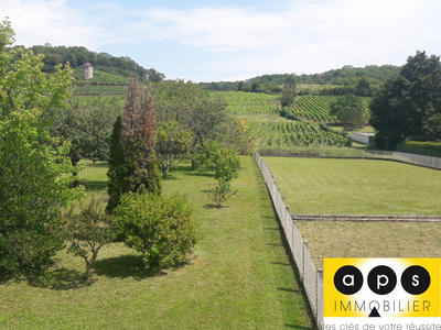 Maison - 220 m² - 14 pièces