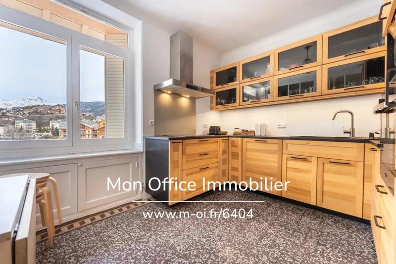 Appartement - 138 m² - 5 pièces