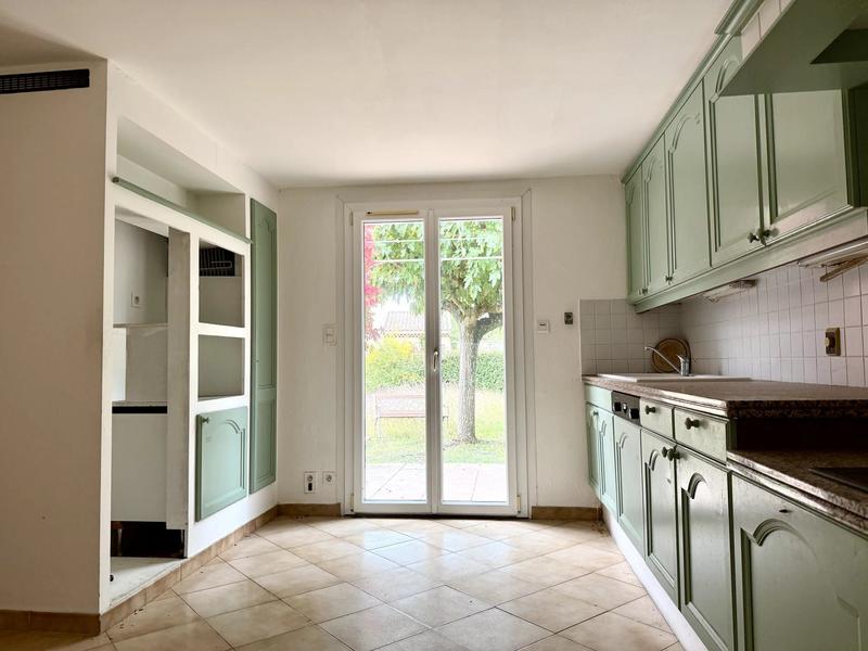 Maison - 230 m² - 8 pièces