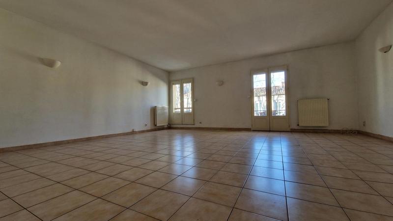 Maison - 240 m² - 8 pièces