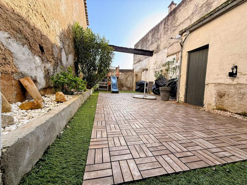 Maison - 140 m² - 5 pièces