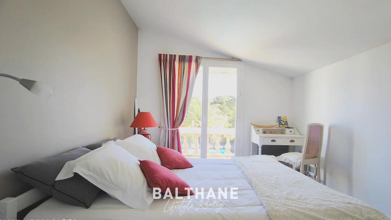 Maison - 180 m² - 6 pièces