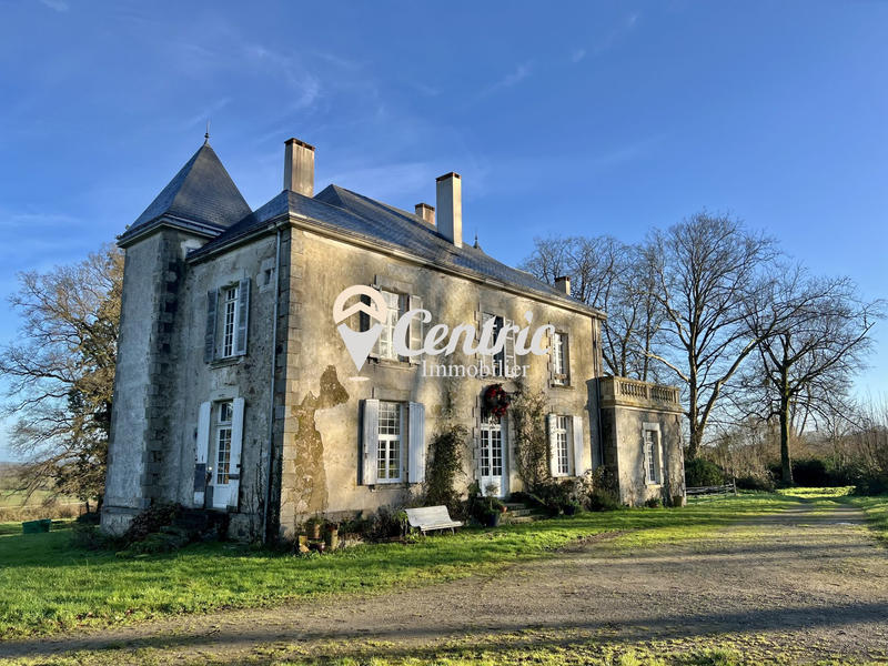 Château - 260 m² - 10 pièces