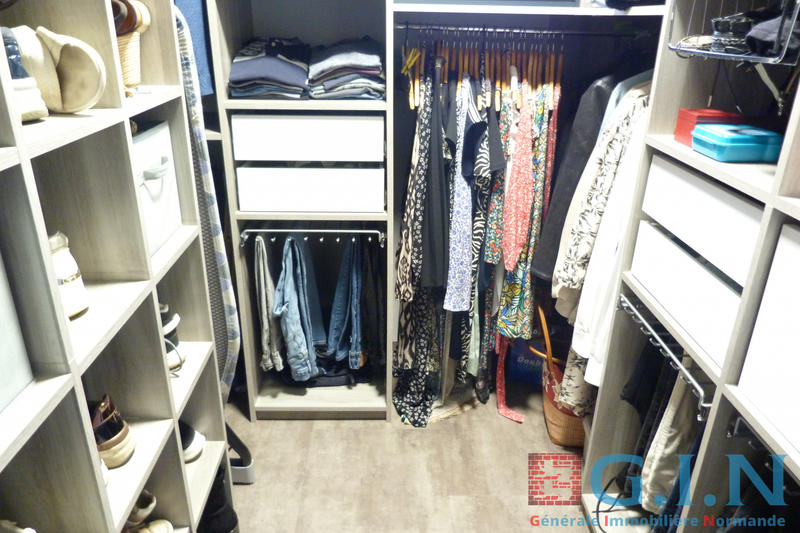 Maison - 213 m² - 10 pièces