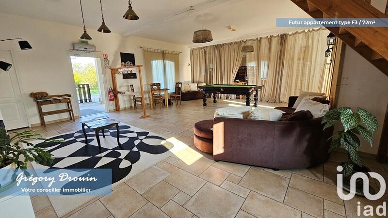 Maison - 318 m² - 10 pièces