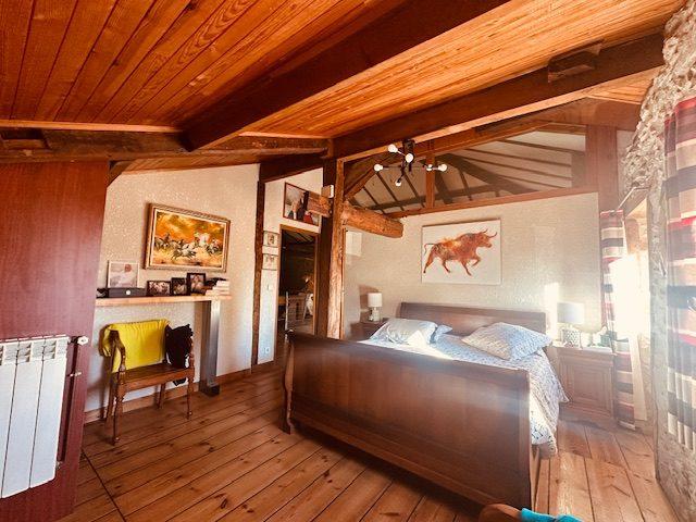 Maison ancienne - 205 m² - 7 pièces