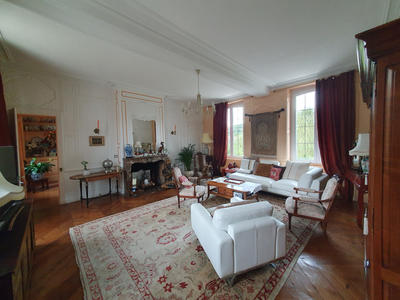 Maison - 327 m² - 12 pièces