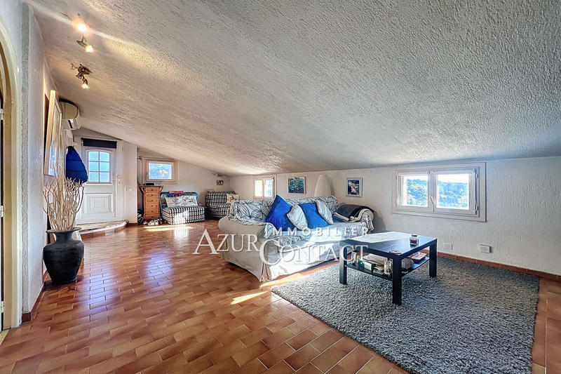 Maison - 300 m² - 10 pièces