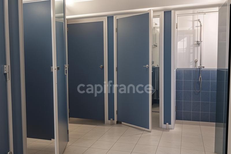 Propriété - 1 100 m² - 16 pièces