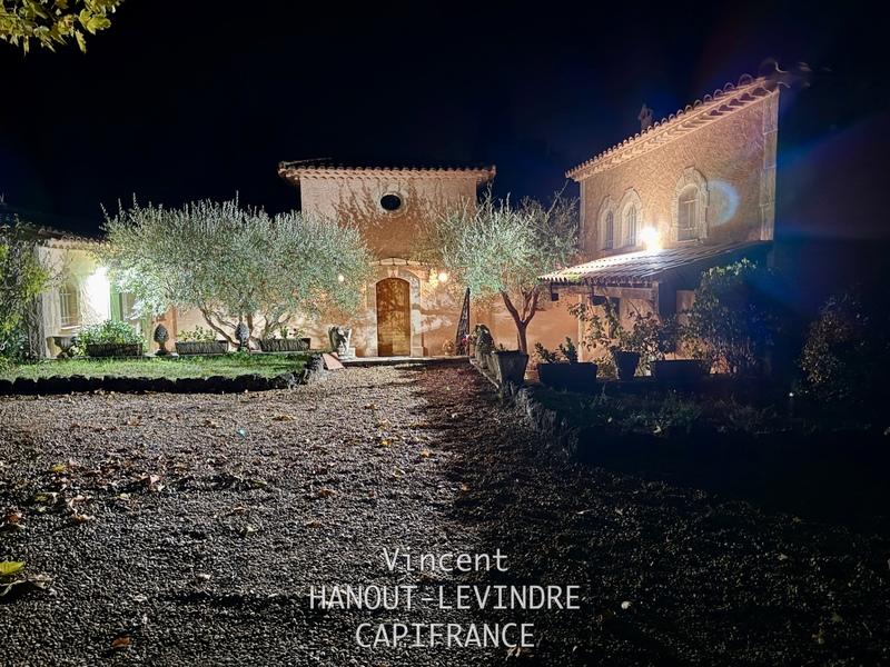 Maison - 314 m² - 11 pièces