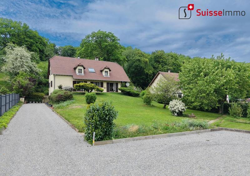 Maison - 190 m² - 8 pièces