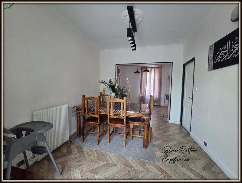 Maison - 99 m² - 6 pièces