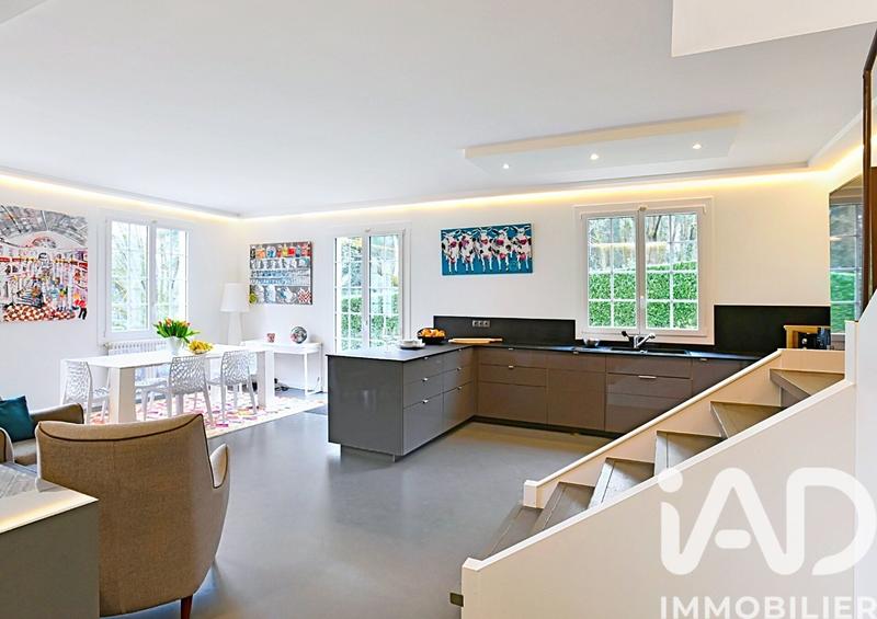 Maison - 346 m² - 9 pièces