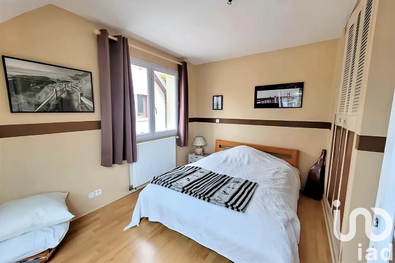 Maison - 300 m² - 8 pièces