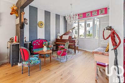 Maison - 204 m² - 8 pièces