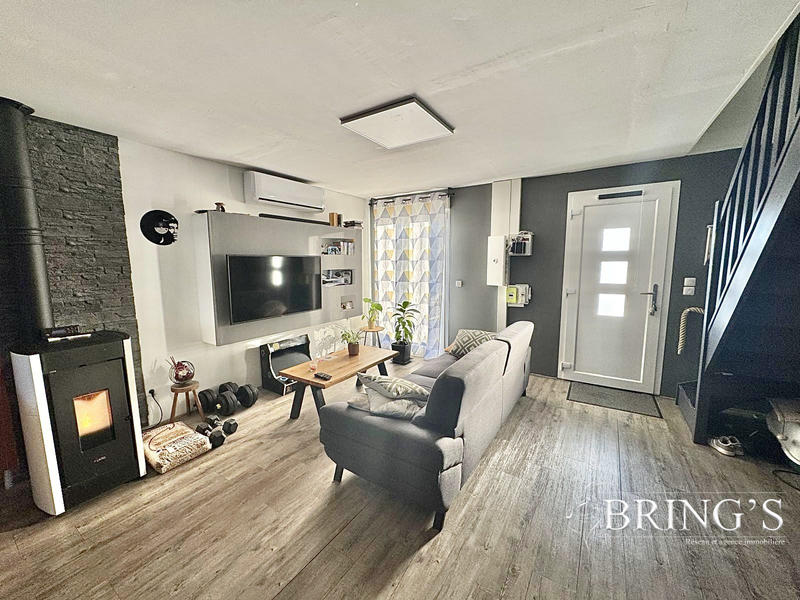 Maison - 97 m² - 6 pièces