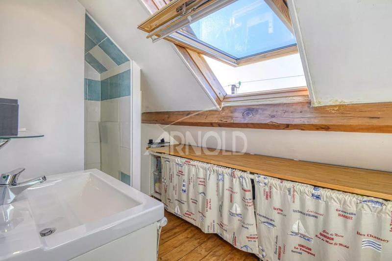 Maison - 217 m² - 8 pièces