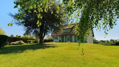 Maison - 180 m² - 7 pièces