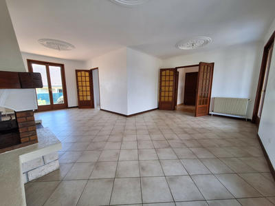 Maison - 166 m² - 9 pièces