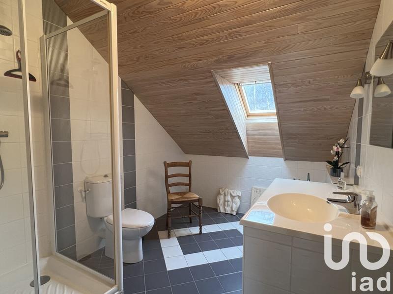 Maison - 200 m² - 7 pièces