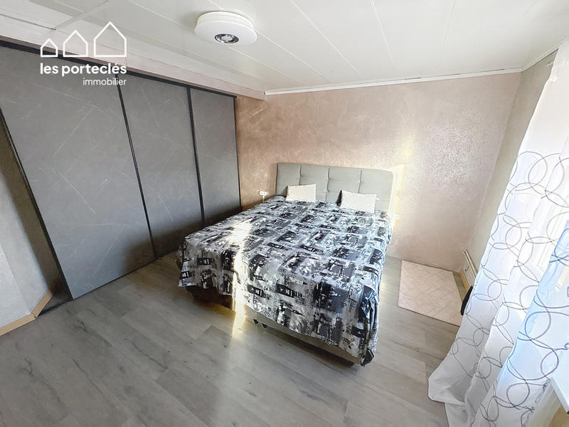 Maison - 180 m² - 6 pièces