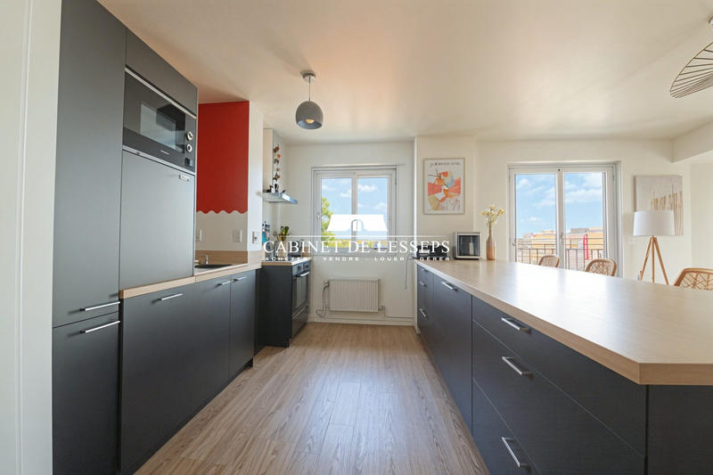 Appartement - 99 m² - 4 pièces