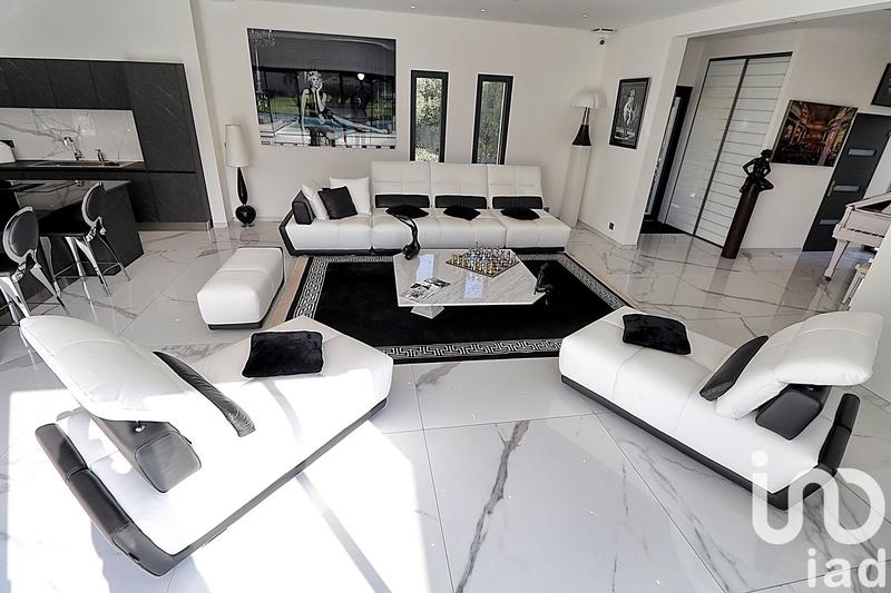 Maison - 210 m² - 4 pièces