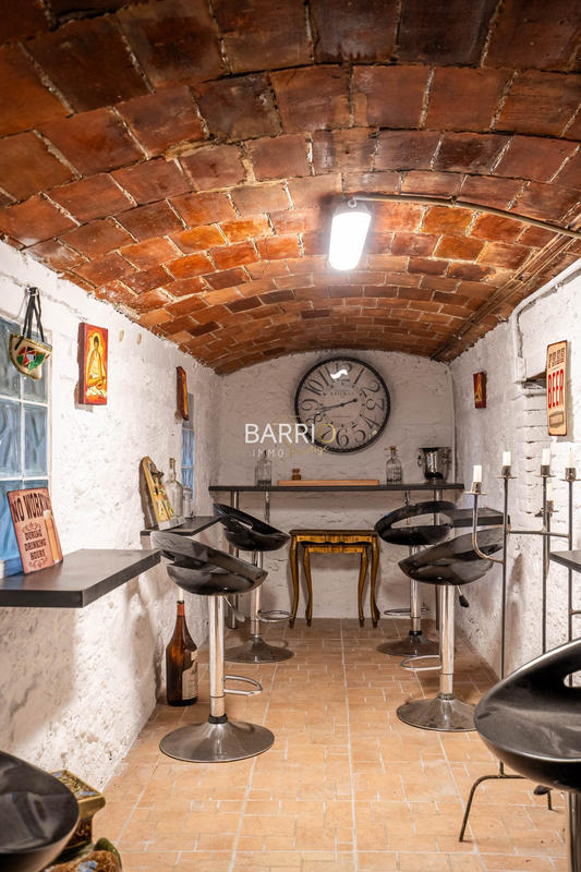 Maison - 224 m² - 7 pièces