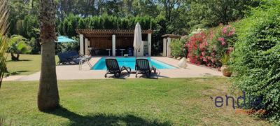 Maison - 450 m² - 15 pièces