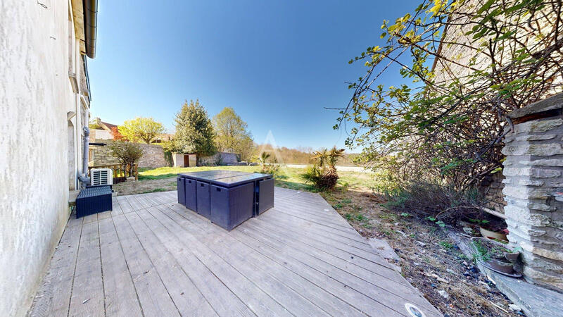 Maison - 156 m² - 9 pièces