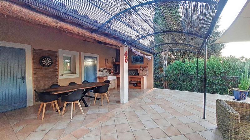 Maison - 211 m² - 6 pièces