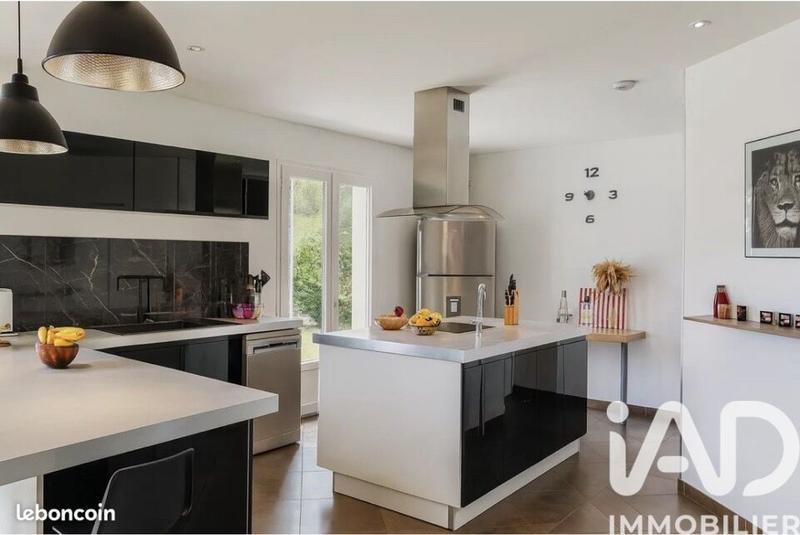 Maison - 150 m² - 5 pièces