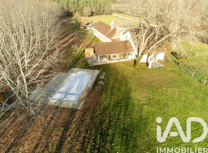 Maison - 349 m² - 15 pièces