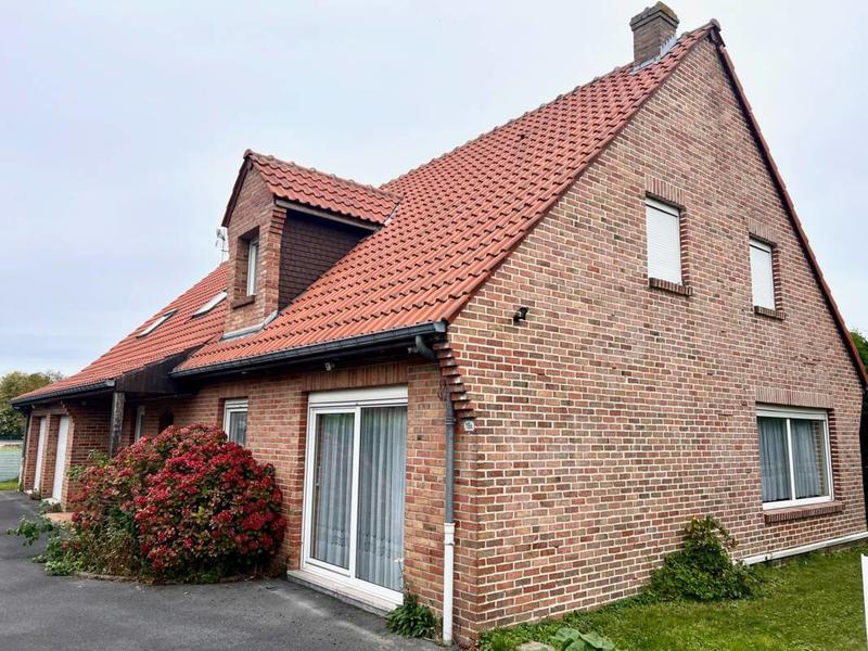 Maison - 185 m² - 8 pièces