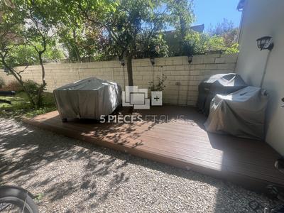 Appartement - 85 m² - 5 pièces