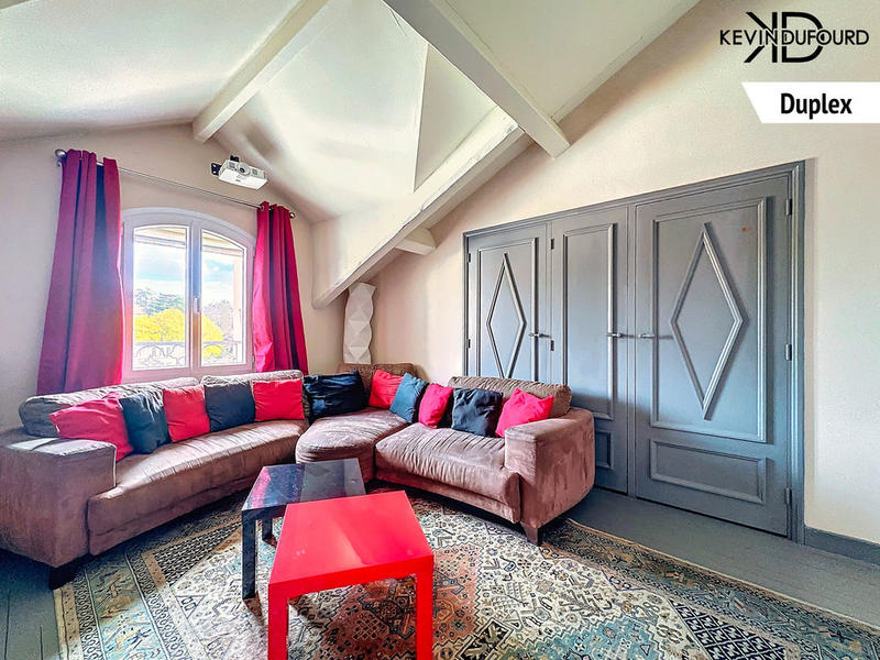 Maison - 290 m² - 10 pièces