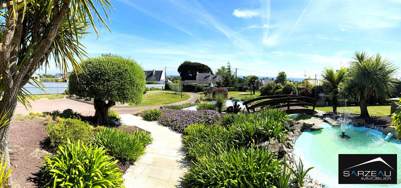 Maison - 256 m² - 10 pièces