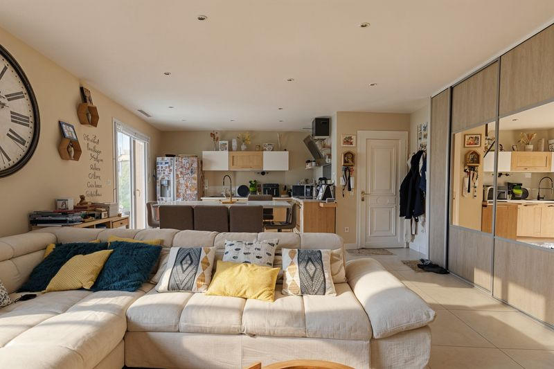 Appartement - 80 m² - 3 pièces