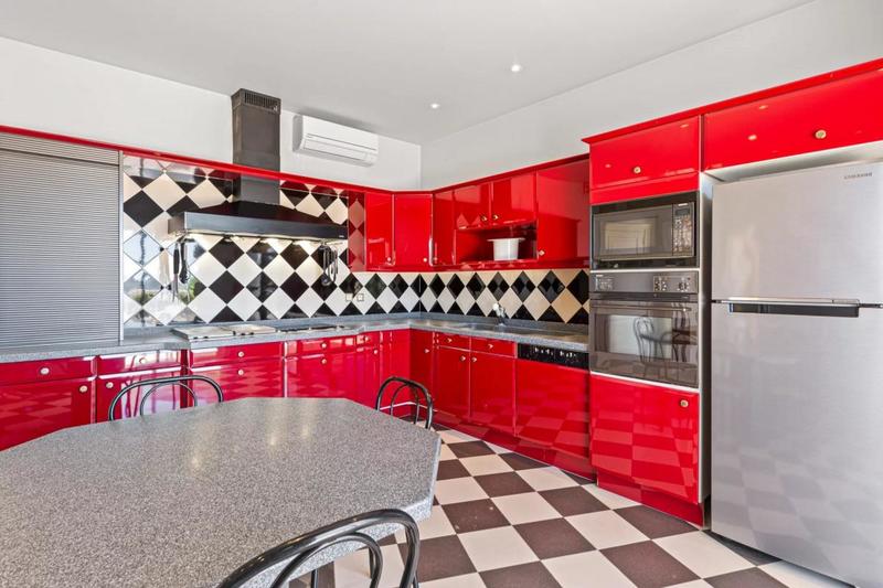 Villa - 284 m² - 6 pièces