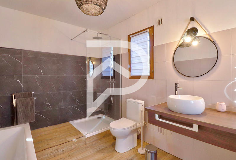 Villa - 137 m² - 6 pièces