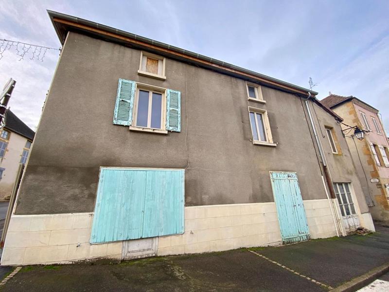 Maison de bourg - 400 m² - 13 pièces