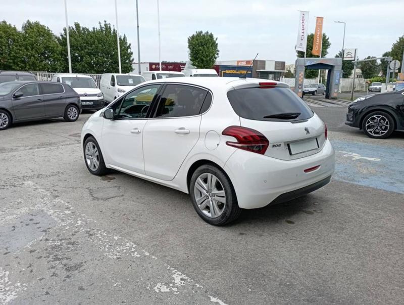 Peugeot 208 Puretech 110 s&amp;S Eat6 Allure Busin