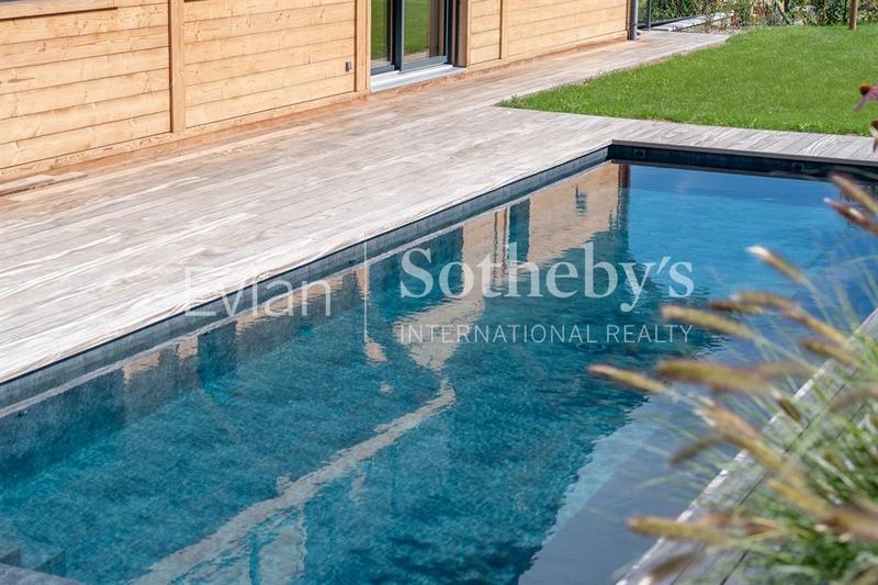 Maison - 355 m² - 10 pièces